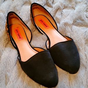 Betsey Johnson Leopard Print Cocoh Flats Size 10